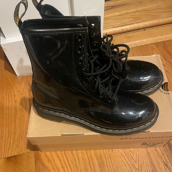 Dr. Martens Shoes - Black Dr Marteen boots size 8